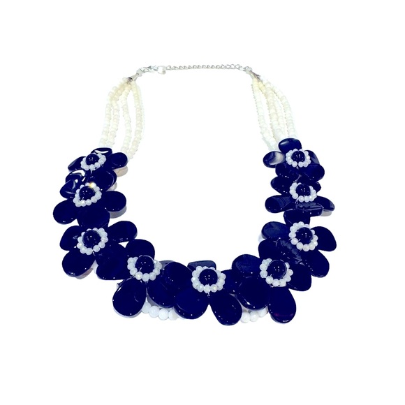 Spectacular black and white floral beaded statement necklace. EUC
